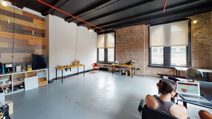 $2850 / 815ft2 – Office Loft. Perfect for Photography/Videography Studio! (Clinton Hill)