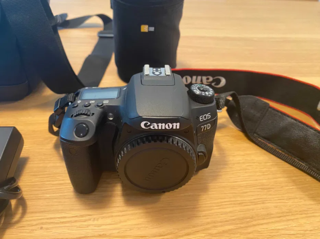 Canon 77D + EFS 18-135mm USM + EFS 10-18mm + Extras